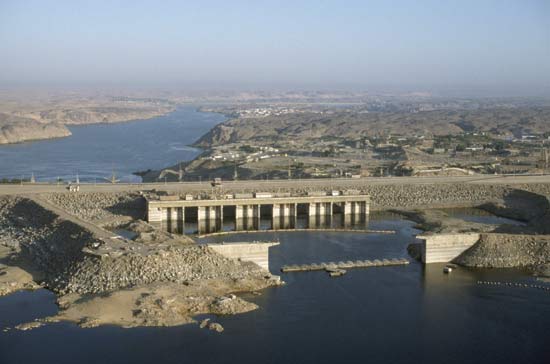 Aswan high dam.jpg